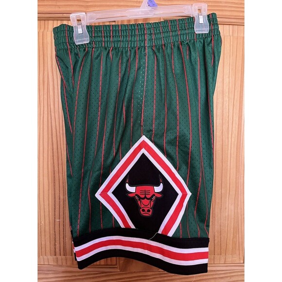 Mitchell & Ness Chicago Bulls Green Pinstripe Swingman Shorts Men's Size Large - Picture 5 of 10